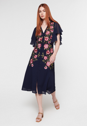 
                  
                    LUNA MIDI EMBROIDERY DRESS | BTZ240614
                  
                