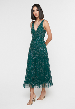 
                  
                    GIA EMBELLISHED SEQUIN MIDI DRESS | BTZ240704
                  
                